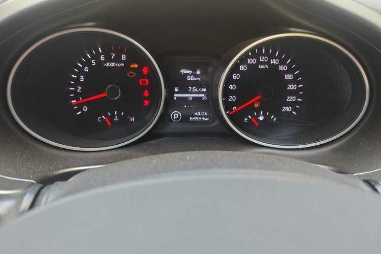 Used Kia Sportage R 2015 2.0L Automatic Two-Wheel Drive GL Odometer Close Up