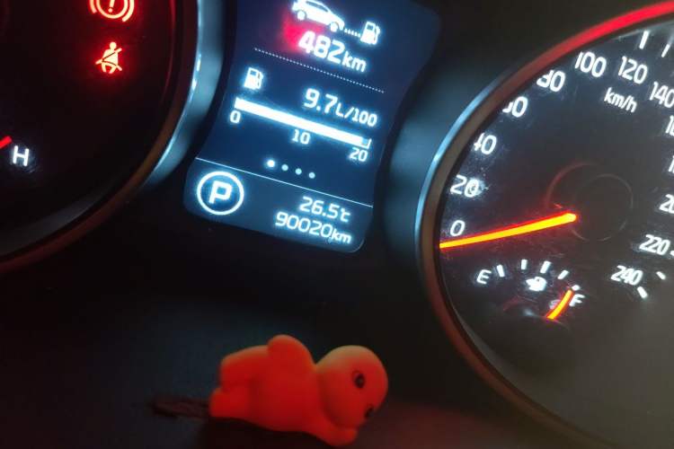 Used Kia Sportage R 2015 2.0L Automatic 2WD Premium Edition Odometer Close Up