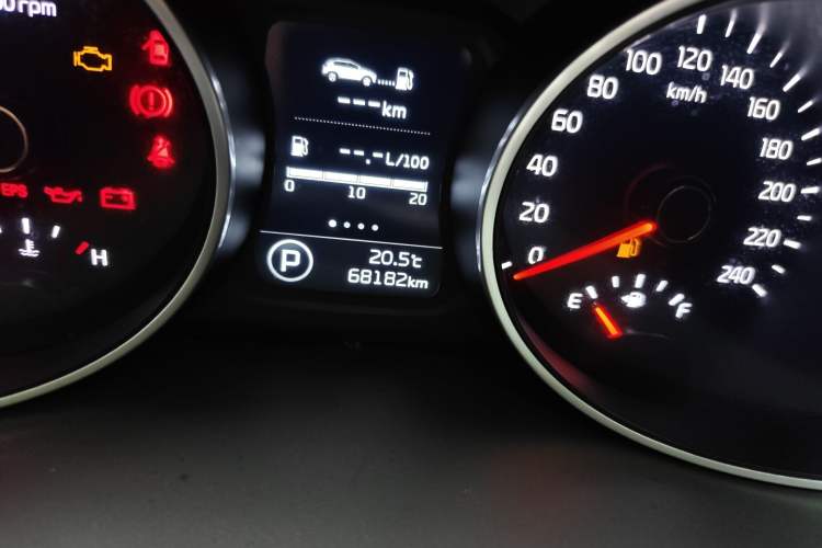 Used Kia Sportage R 2015 2.0L Automatic Two-Wheel Drive GL Odometer Close Up
