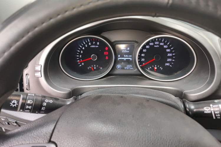 Used Kia Sportage R 2015 2.0L Automatic Two-Wheel Drive GL Odometer Close Up