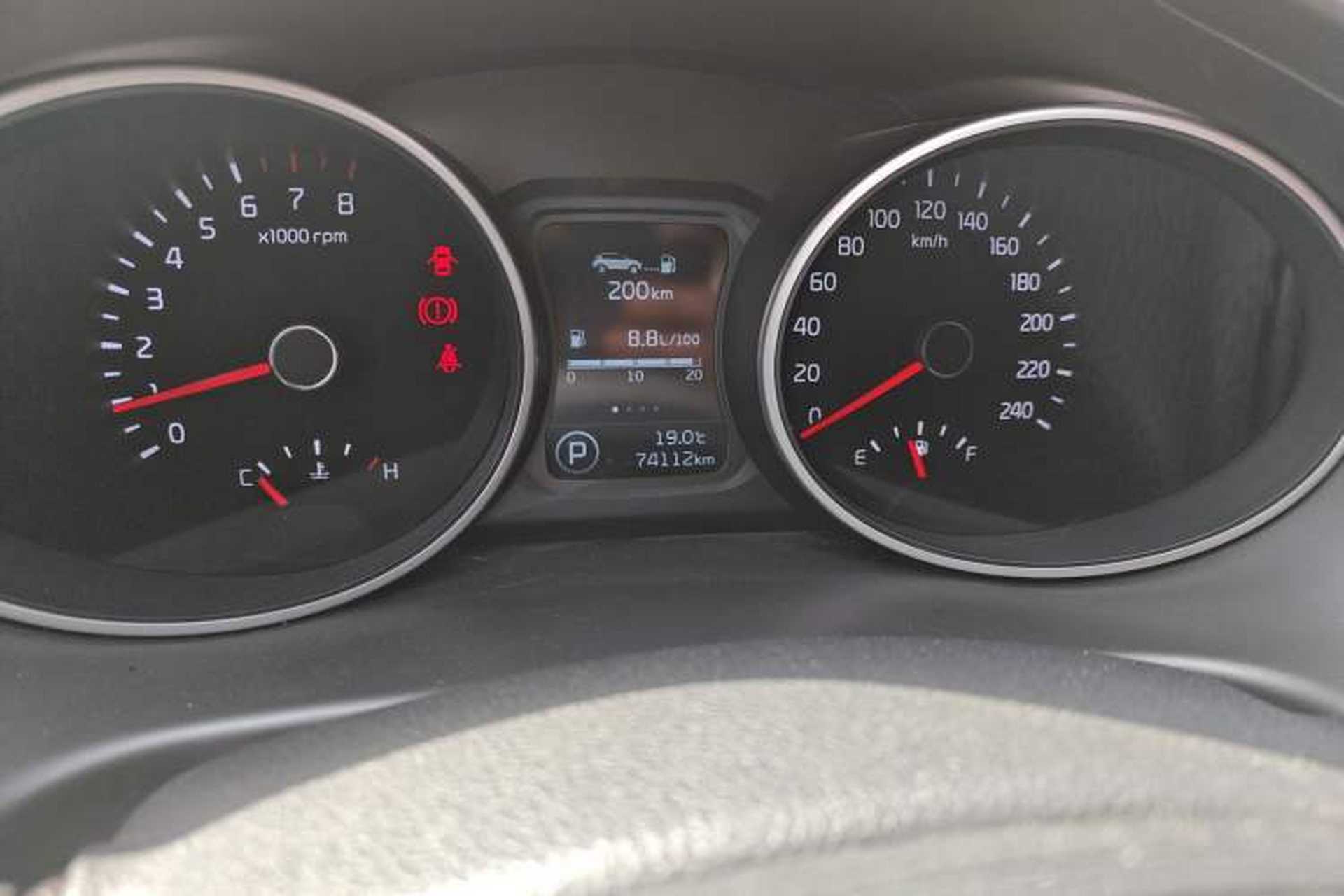Used Kia Sportage R 2015 2.0L Automatic 2WD Premium Edition Odometer Close Up