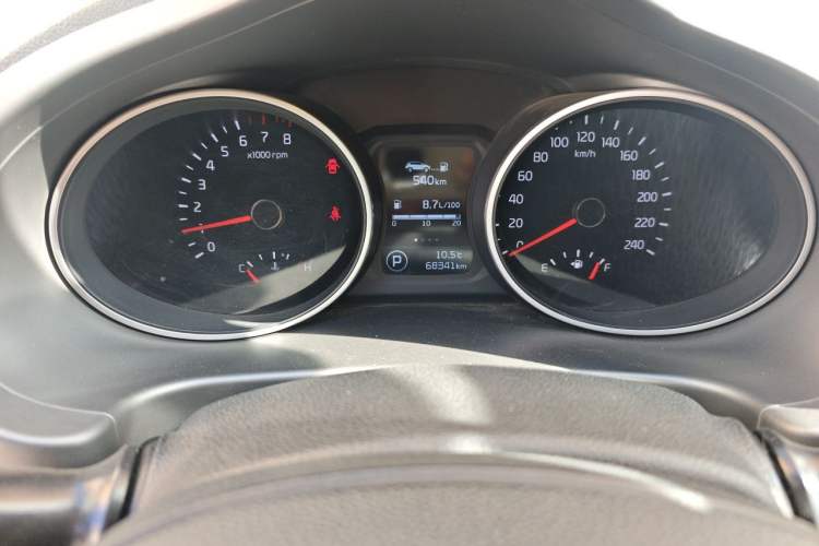 Used Kia Sportage R 2015 2.0L Automatic Two-Wheel Drive DLX Model Odometer Close Up