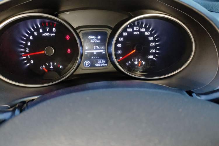 Used Kia Sportage R 2015 2.0L Automatic Two-Wheel Drive GLS Odometer Close Up