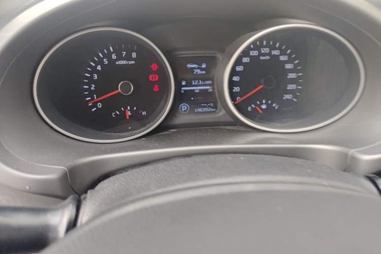 Used Kia Sportage R 2015 2.0L Automatic Two-Wheel Drive GL Odometer Close Up
