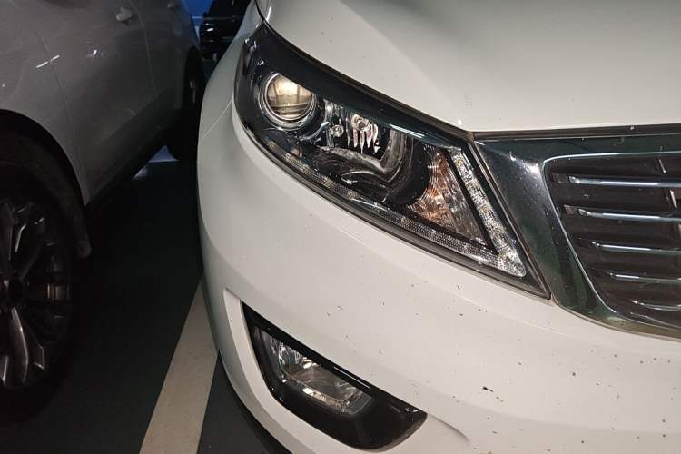 Used Kia Sportage R 2015 2.0L Automatic Two-Wheel Drive GLS Right Front Headlight