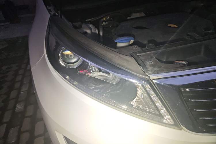 Used Kia Sportage R 2015 2.0L Automatic Two-Wheel Drive DLX Model Right Front Headlight