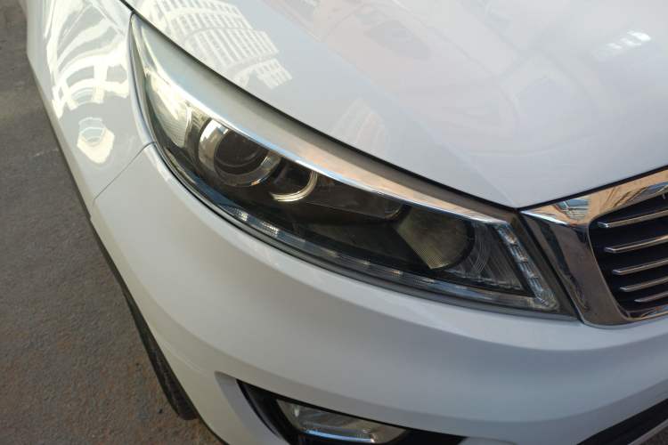 Used Kia Sportage R 2015 2.0L Automatic 2WD Premium Edition Right Front Headlight