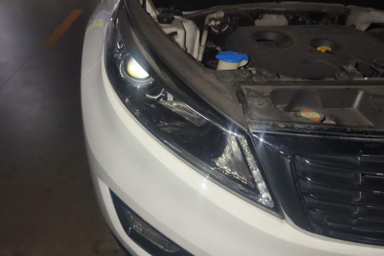 Used Kia Sportage R 2015 2.0L Automatic Two-Wheel Drive GLS Right Front Headlight