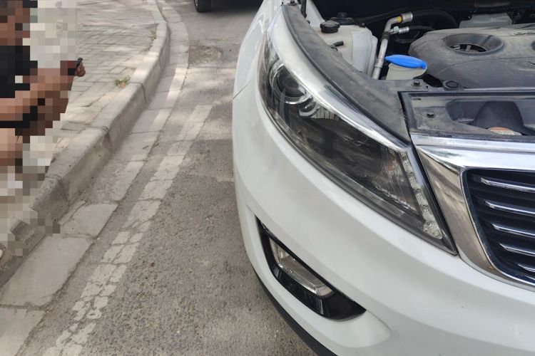 Used Kia Sportage R 2015 2.0L Automatic Two-Wheel Drive DLX Model Right Front Headlight
