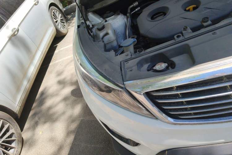 Used Kia Sportage R 2015 2.0L Automatic Two-Wheel Drive DLX Model Right Front Headlight