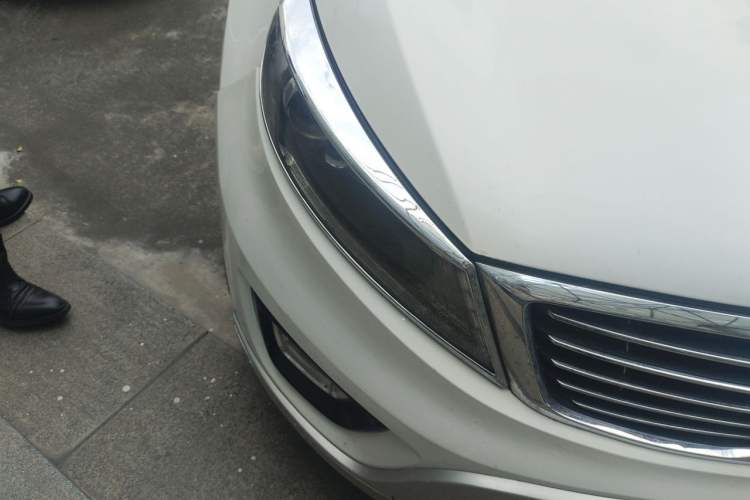 Used Kia Sportage R 2015 2.0L Automatic Two-Wheel Drive DLX Model Right Front Headlight