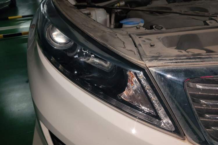 Used Kia Sportage R 2015 2.0L Automatic 2WD Premium Edition Right Front Headlight