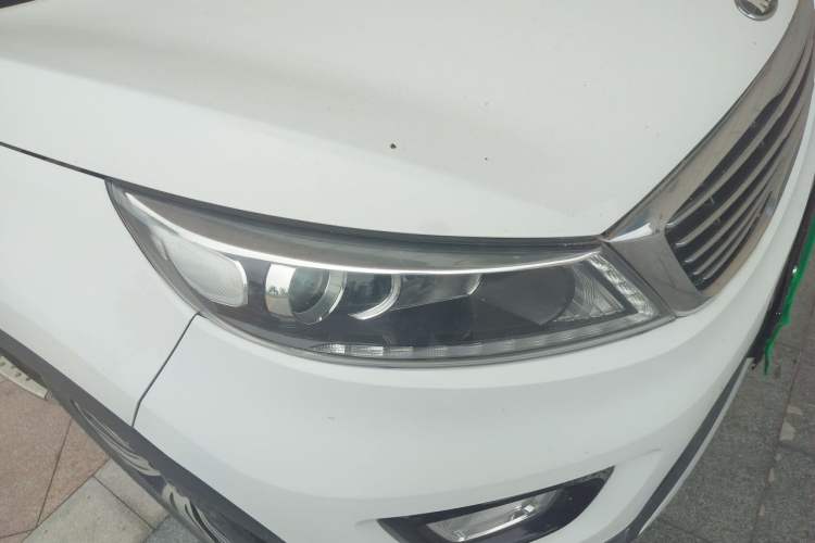 Used Kia Sportage R 2015 2.0L Automatic Two-Wheel Drive DLX Model Right Front Headlight