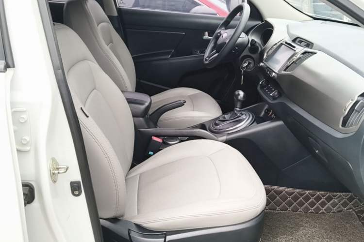 Used Kia Sportage R 2015 2.0L Automatic Two-Wheel Drive GL Right Front Seat