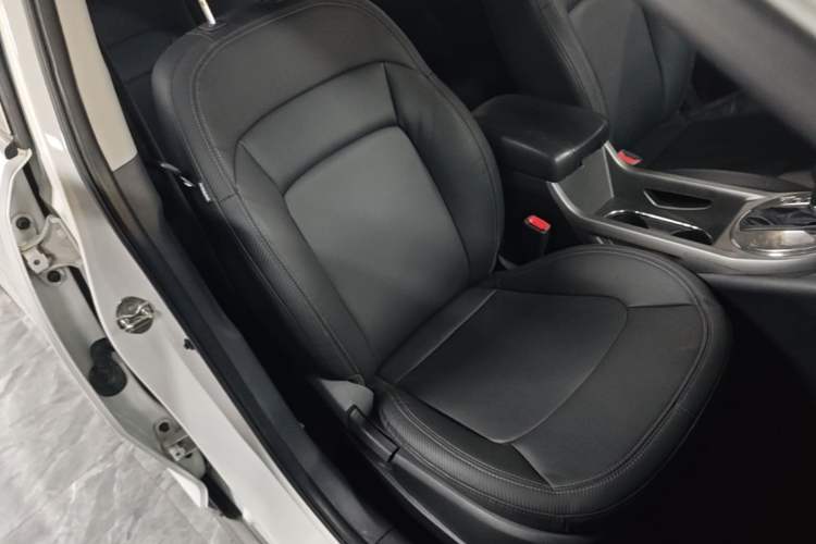 Used Kia Sportage R 2015 2.0L Automatic Two-Wheel Drive GLS Right Front Seat
