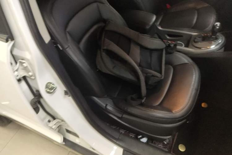 Used Kia Sportage R 2015 2.0L Automatic Two-Wheel Drive GLS Right Front Seat