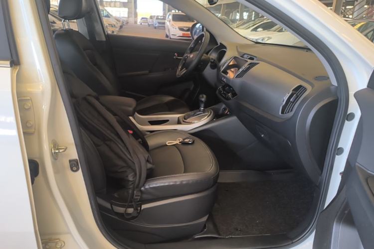 Used Kia Sportage R 2015 2.0L Automatic Two-Wheel Drive DLX Model Right Front Seat