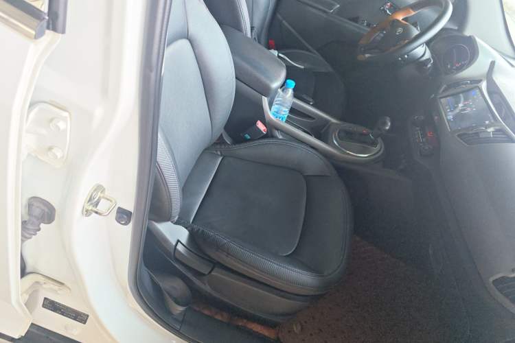 Used Kia Sportage R 2015 2.0L Automatic Two-Wheel Drive GLS Right Front Seat