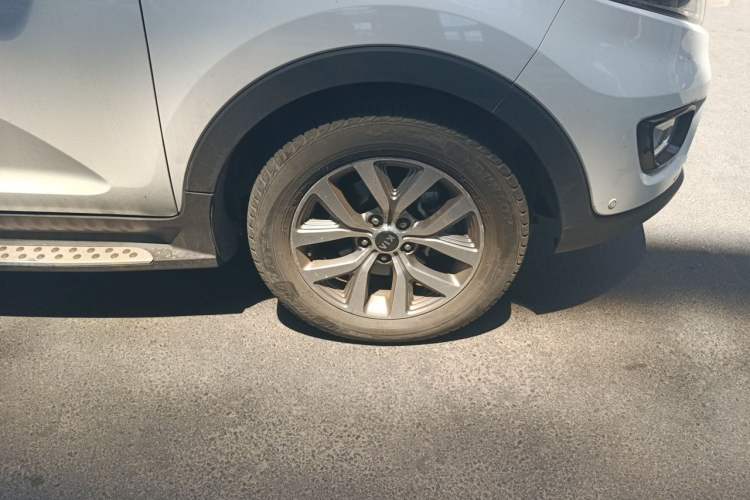 Used Kia Sportage R 2015 2.0L Automatic Two-Wheel Drive GLS Right Front Wheel Hub