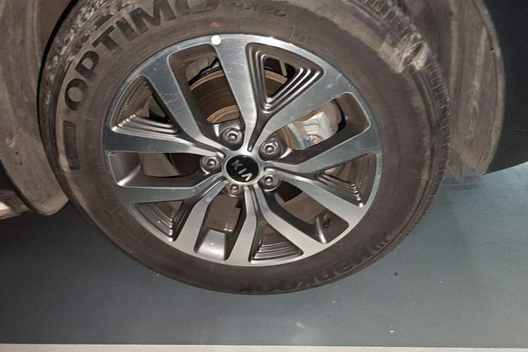 Used Kia Sportage R 2015 2.0L Automatic Two-Wheel Drive GLS Right Front Wheel Hub