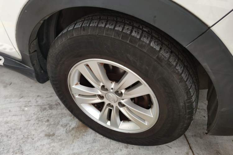 Used Kia Sportage R 2015 2.0L Manual Two-Wheel Drive GL Model Right Front Wheel Hub