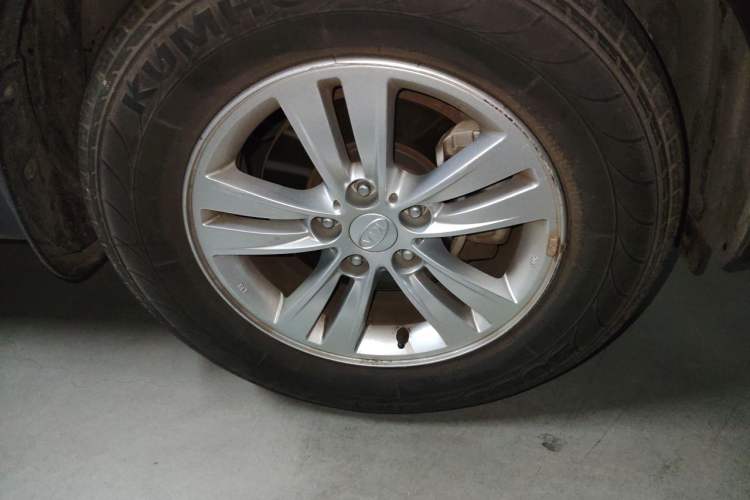 Used Kia Sportage R 2015 2.0L Automatic Two-Wheel Drive GL Right Front Wheel Hub