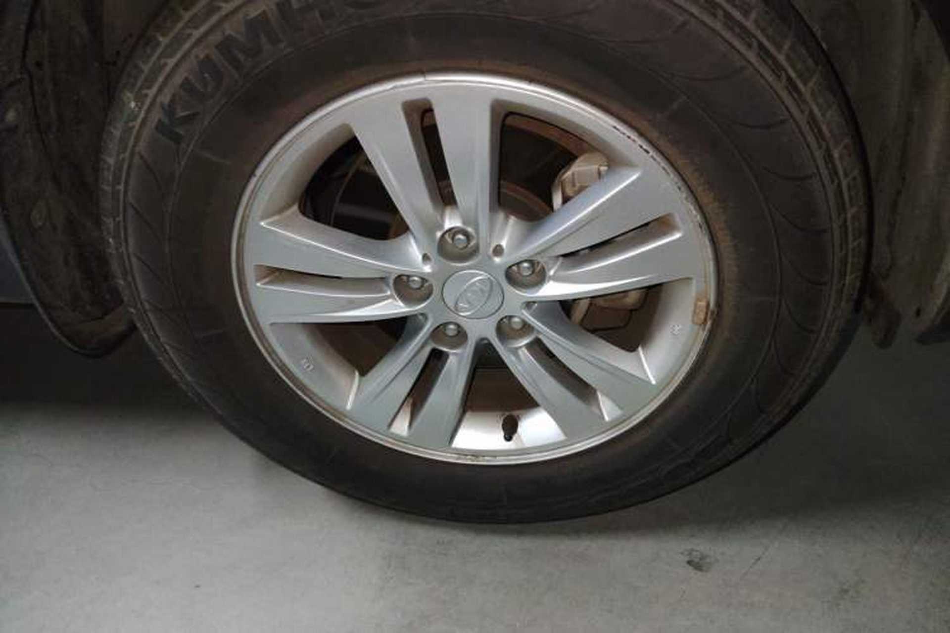 Used Kia Sportage R 2015 2.0L Automatic Two-Wheel Drive GL Right Front Wheel Hub