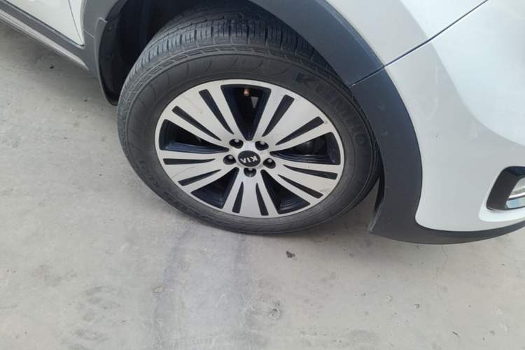 Used Kia Sportage R 2015 2.0L Automatic Two-Wheel Drive DLX Model Right Front Wheel Hub