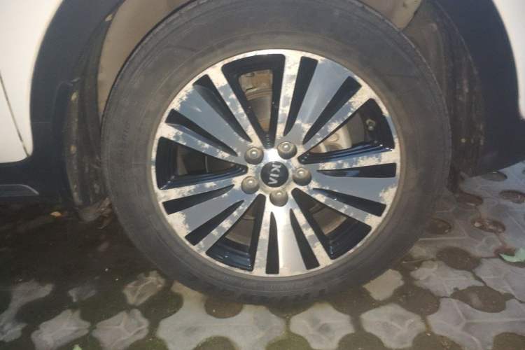 Used Kia Sportage R 2015 2.0L Automatic Two-Wheel Drive DLX Model Right Front Wheel Hub