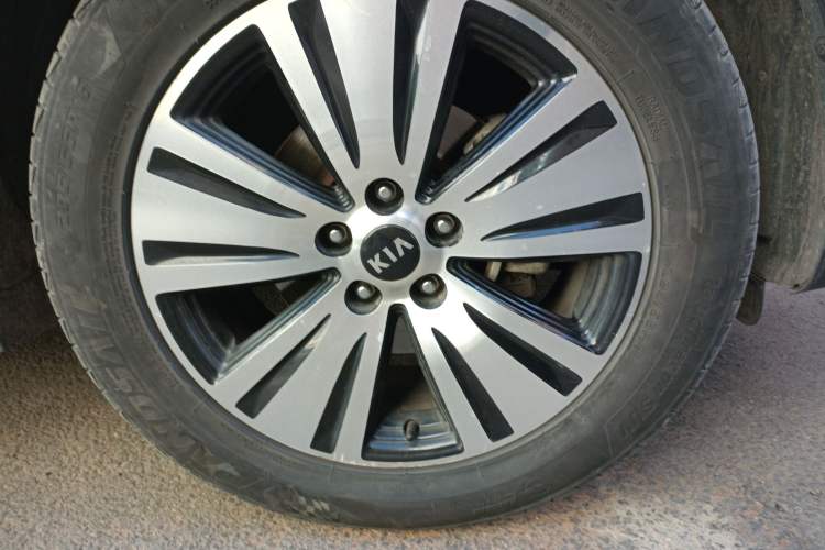 Used Kia Sportage R 2015 2.0L Automatic 2WD Premium Edition Right Front Wheel Hub
