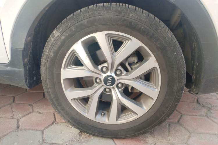 Used Kia Sportage R 2015 2.0L Automatic Two-Wheel Drive GLS Right Front Wheel Hub