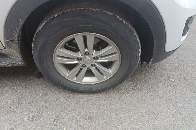 Used Kia Sportage R 2015 2.0L Automatic Two-Wheel Drive GL Right Front Wheel Hub