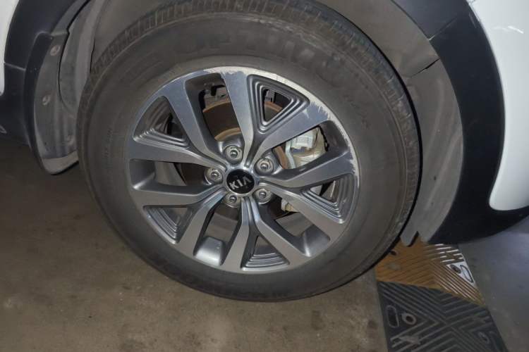 Used Kia Sportage R 2015 2.0L Automatic Two-Wheel Drive GLS Right Front Wheel Hub