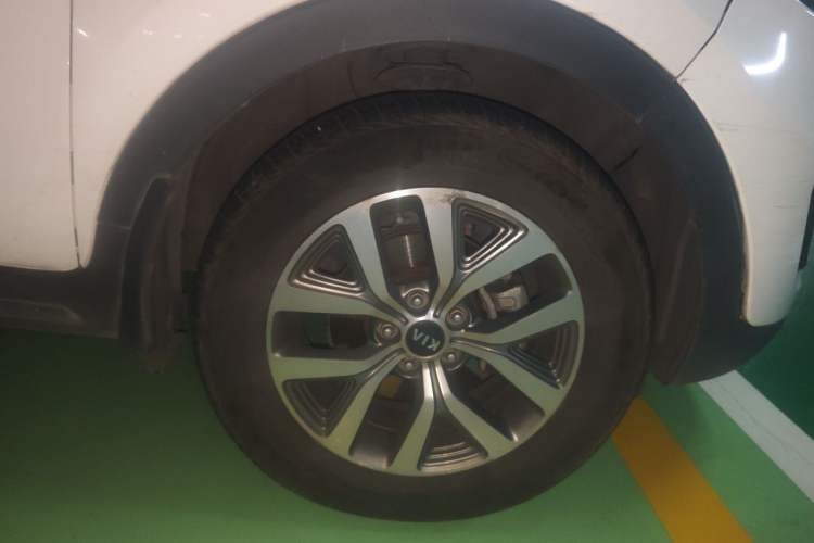 Used Kia Sportage R 2015 2.0L Automatic Two-Wheel Drive GLS Right Front Wheel Hub
