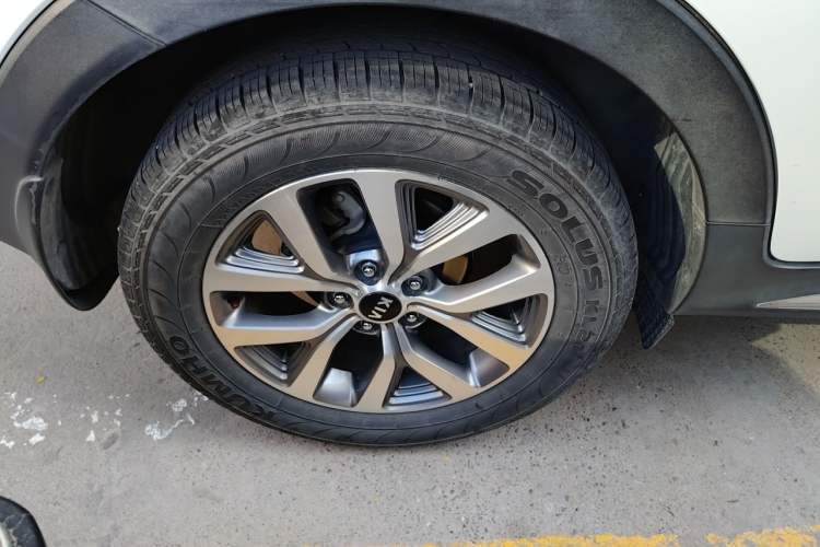 Used Kia Sportage R 2015 2.0L Automatic Two-Wheel Drive GLS Right Front Wheel Hub