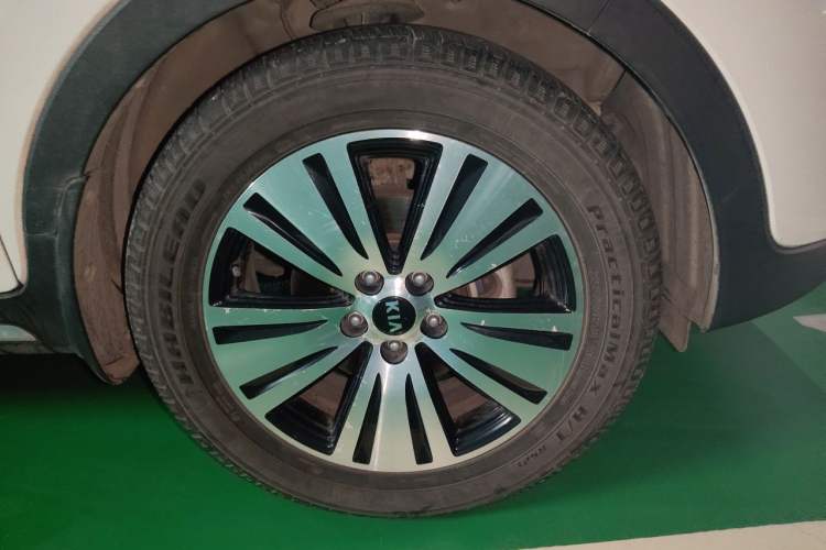 Used Kia Sportage R 2015 2.0L Automatic 2WD Premium Edition Right Front Wheel Hub