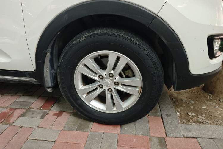 Used Kia Sportage R 2015 2.0L Automatic Two-Wheel Drive GL Right Front Wheel Hub