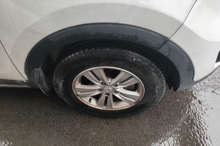 Used Kia Sportage R 2015 2.0L Automatic Two-Wheel Drive GL Right Front Wheel Hub