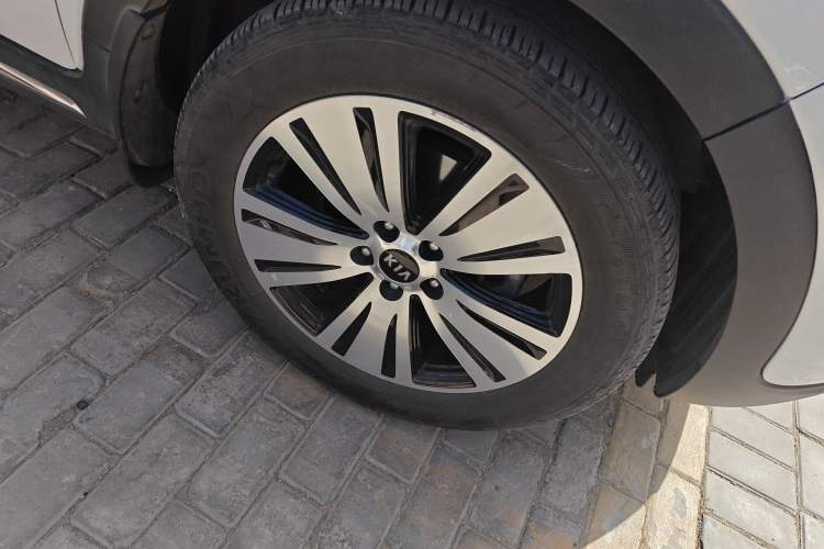 Used Kia Sportage R 2015 2.0L Automatic 2WD Premium Edition Right Front Wheel Hub