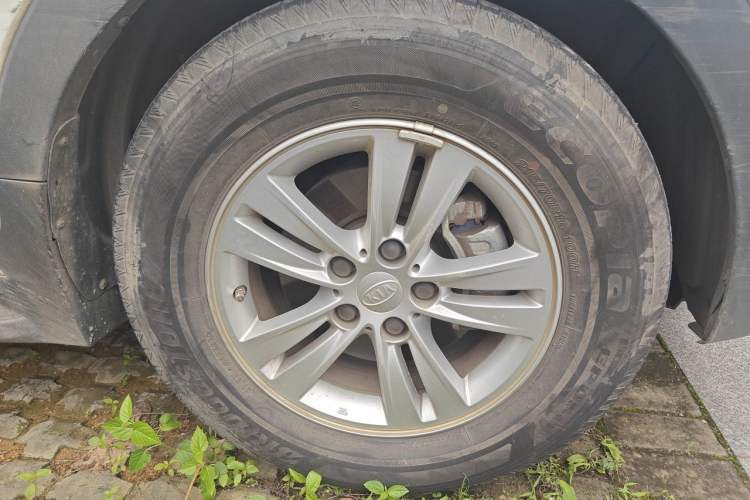 Used Kia Sportage R 2015 2.0L Automatic Two-Wheel Drive GL Right Front Wheel Hub