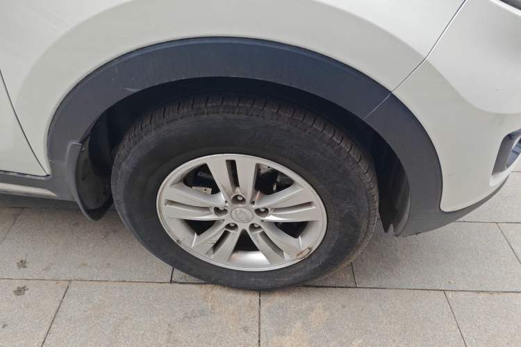 Used Kia Sportage R 2015 2.0L Automatic Two-Wheel Drive GL Right Front Wheel Hub