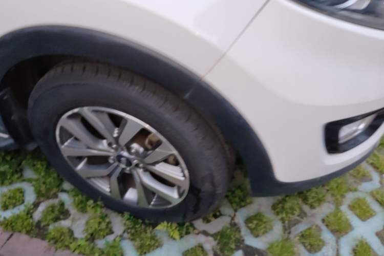 Used Kia Sportage R 2015 2.0L Automatic Two-Wheel Drive GLS Right Front Wheel Hub