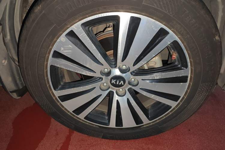 Used Kia Sportage R 2015 2.0L Automatic Two-Wheel Drive DLX Model Right Front Wheel Hub