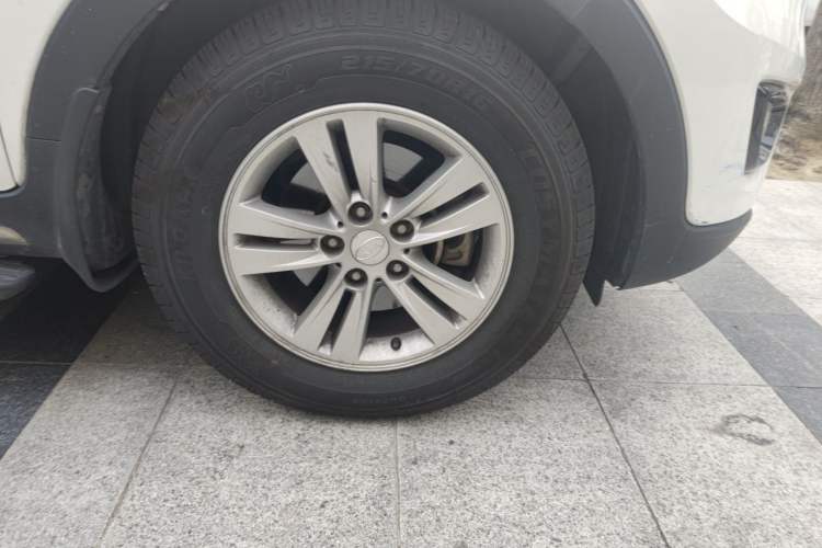 Used Kia Sportage R 2015 2.0L Automatic Two-Wheel Drive GL Right Front Wheel Hub