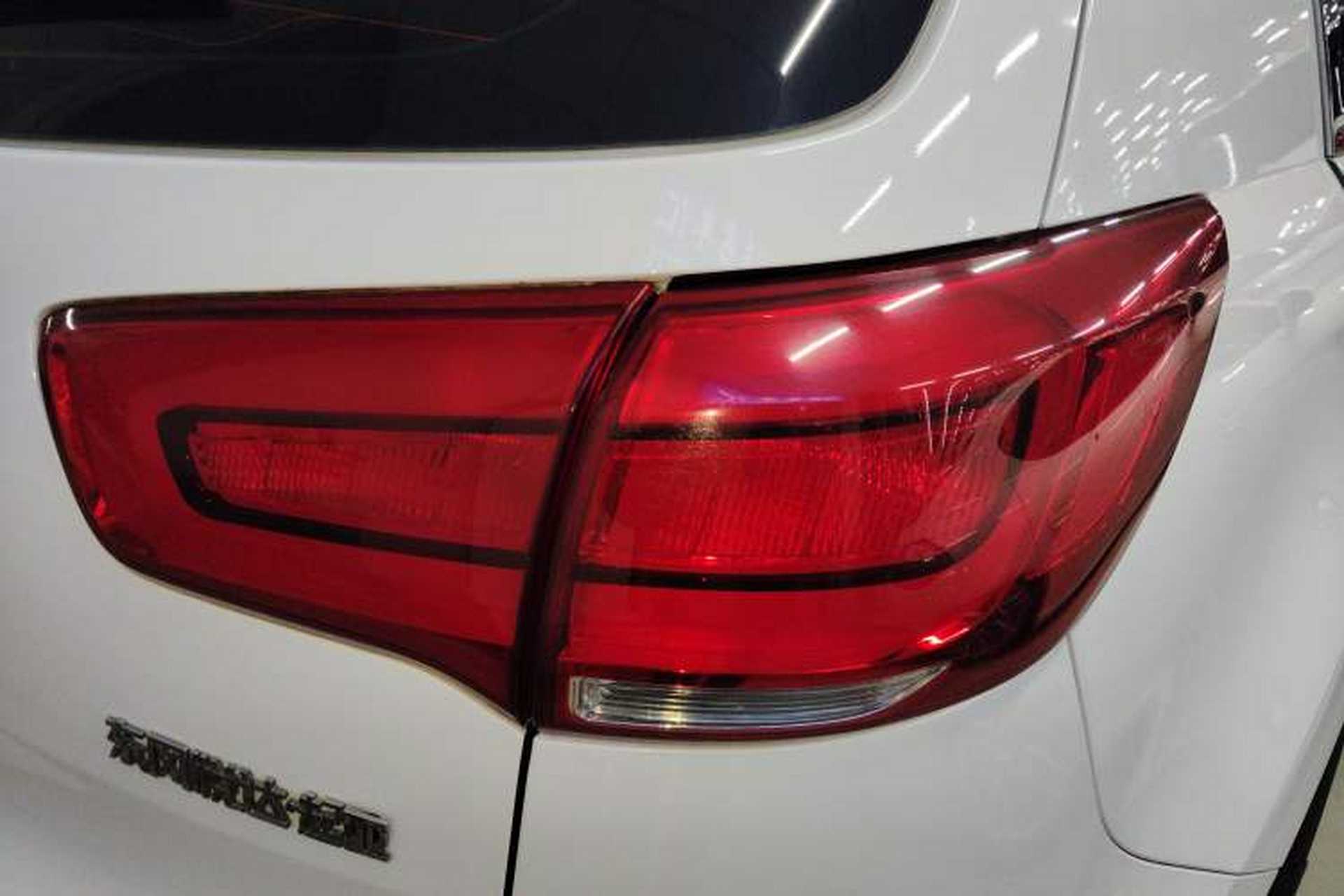 Used Kia Sportage R 2015 2.0L Automatic Two-Wheel Drive GLS Right Rear Taillight