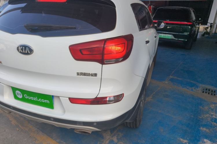 Used Kia Sportage R 2015 2.0L Automatic Two-Wheel Drive DLX Model Right Rear Taillight