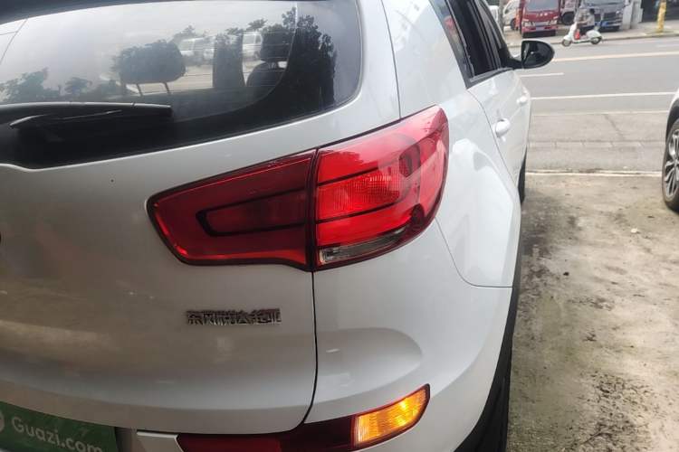 Used Kia Sportage R 2015 2.0L Automatic Two-Wheel Drive GL Right Rear Taillight