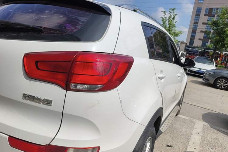 Used Kia Sportage R 2015 2.0L Automatic Two-Wheel Drive GL Right Rear Taillight