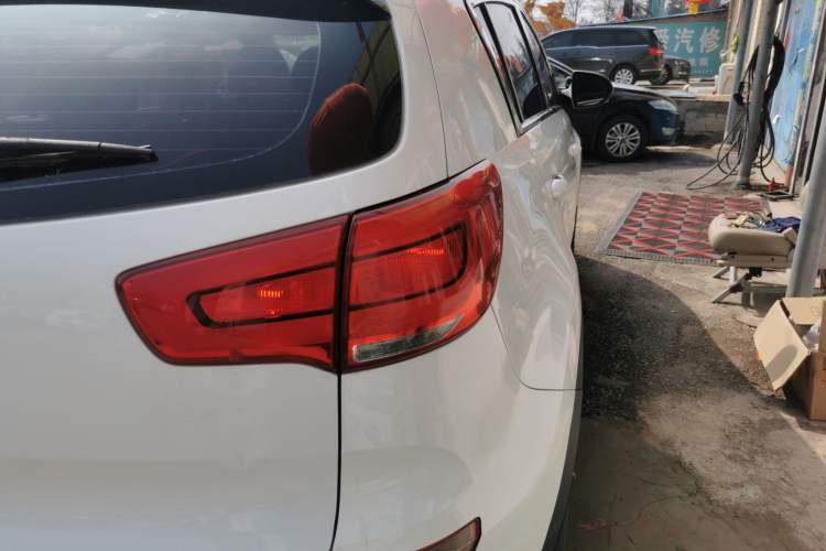 Used Kia Sportage R 2015 2.0L Automatic Two-Wheel Drive GL Right Rear Taillight