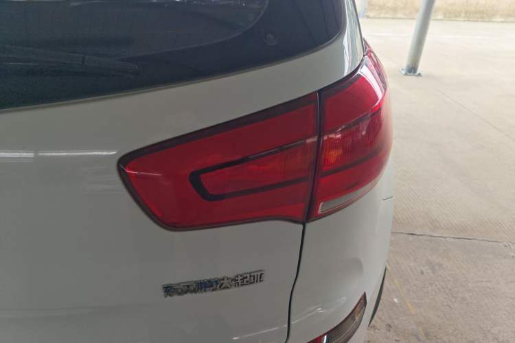 Used Kia Sportage R 2015 2.0L Automatic Two-Wheel Drive GLS Right Rear Taillight